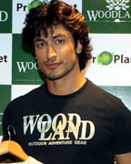 Vidyut Jamwal launch Woodlands SS13 collection