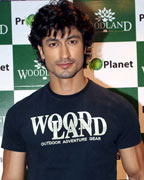 Vidyut Jamwal launch Woodlands SS13 collection