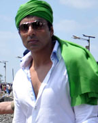 Tushaar Kapoor and Sonu Sood visited haji ali dargah