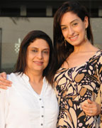 Tanya and her Mother Preeti Mallik Celebrating Mothers Day!!