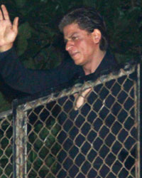 Shah Rukh Khan greets his fan on his birthday