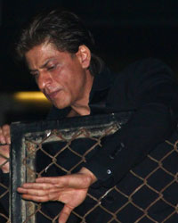 Shah Rukh Khan greets his fan on his birthday