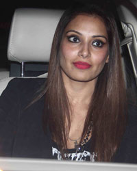 Bipasha snapped at Juhu