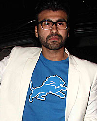 Aarya Babbar promotes his novel