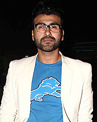 Aarya Babbar promotes his novel