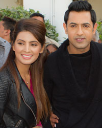 Geeta Basra, Gippy Grewal, Dharmendra and Narmada Ahuja