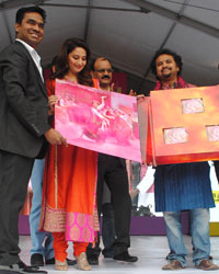 Madhuri Dixit at Gulaab Gang music launch press release