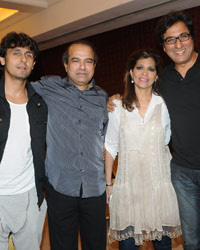 Sonu Nigam, Suresh Wadkar with Bina and Talat Aziz