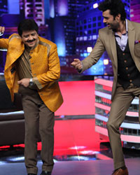 Mika Singh, Udit Narayan and MAnish Paul on the set sof Mad in India