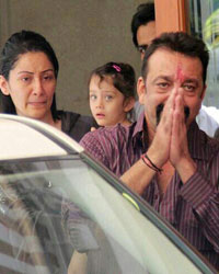 Sanjay Dutt leaves for jail