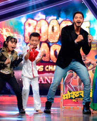 Shreyas Talpade launches Teaser Poster of home production Marathi feature 'Poshter Boyz' on Sony TV's Boogie Woogie