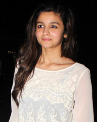 Alia Bhatt snapped at Juhu