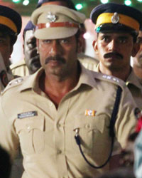 Ajay Devgn snapped shooting for Singham 2 at mahim dargah