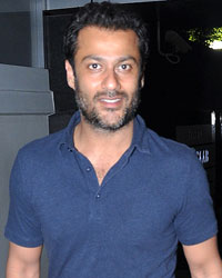 Abhishek Kapoor snapped at Hakkason, Bbandra