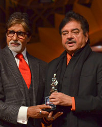 Amitabh Bachchan, Shatrughan Sinha and Shah Rukh Khan at Screen Awards 2014