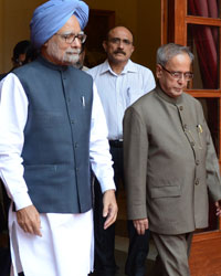 Pranab Mukherjee, meeting with Dr. Manmohan Singh at Rashtrapati Bhavn