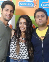 Shraddha Kapoor, Siddharth Malhotra promote 'Ek Villian' at Radio City 91.1 FM