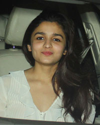 Alia Bhatt snapped at Juhu