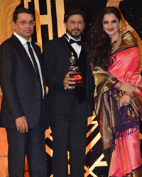 Shah Rukh Khan and Rekha at Screen Awards 2014