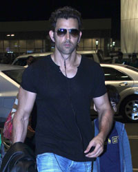 Hrithik Roshan snapped at Mumbai Airport