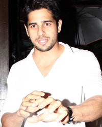 Siddharth Malhotra Snapped at Raveena Tandon House