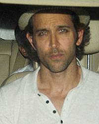 Hrithik Roshan snapped at Juhu