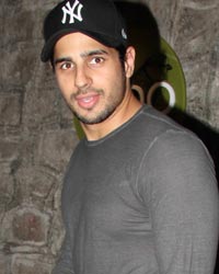 Sidharth Malhotra snapped at NIDO, Bandra