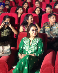 Rani Mukherjee visited Baramulla district to meet the Jawaans