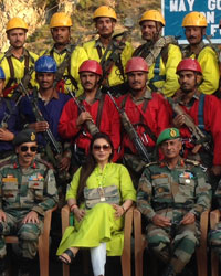 Rani Mukherjee visited Baramulla district to meet the Jawaans