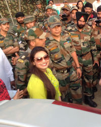 Rani Mukherjee visited Baramulla district to meet the Jawaans