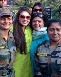 Rani Mukherjee visited Baramulla district to meet the Jawaans