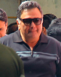 Rishi Kapoor snapped at airport