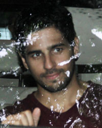 Siddharth Malhotra  snapped and Bandra