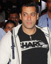 Salman Khan spotted enjoying Pro Kabaddi League 2015 match