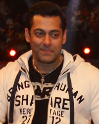 Salman Khan spotted enjoying Pro Kabaddi League 2015 match