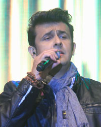 Sonu Nigam performing at a Live Concert in Mumbai