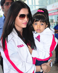 Aishwarya Rai and Aradhya spotted at airport