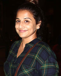 Siddharth Roy Kapur and Vidya Balan snapped at airport