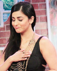 Shruti Hassan on the sets of Comedy Nights with Kapil