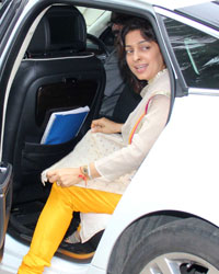 Juhi Chawla visits Padmini Kohlapure at her home