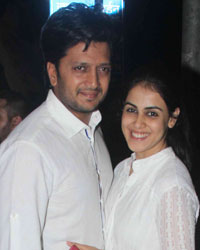 Riteish Deshmukh and Genelia D'Souza spotted at a restaurant in Bandr