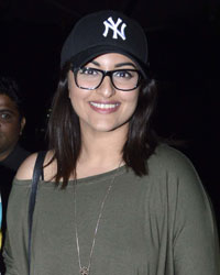 Sonakshi Sinha snapped at Mumbai Domestic Airport yesterday