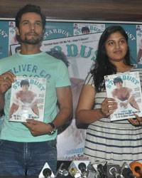 Randeep Hooda unveils latest cover of Stardust magazine