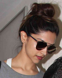 Deepika Padukone Snapped at bandra