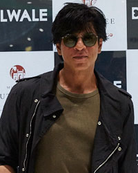 Shah Rukh Khan at Mumbai Duty Free