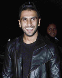 Ranveer Singh visits Chandan Cinema and Juhu Pvr to promote his film Bajirao Mastani