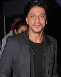 Stars Spotted 2015Shahrukh and team of Dilwale snapped at mehboob studio