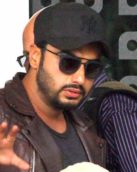 Arjun Kapoor at Mumbai airport, all are coming back from Saifai Mahaotsav