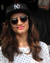 Karishma Tanna at Mumbai airport, all are coming back from Saifai Mahaotsav