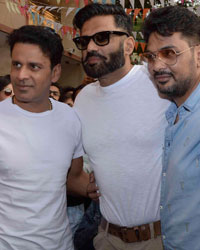 Sunil Shetty and Manoj Bajpayee Attend Khidkiyan Theatre Festival